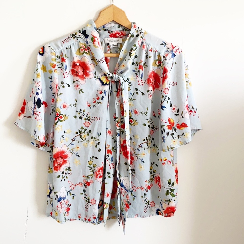 Rachel Zoe floral short sleeve tie front button down top